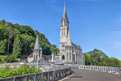 Lourdes .